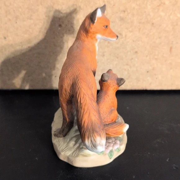 Vintage Fox Figurines - Picture 2 of 6